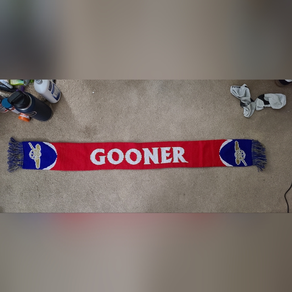 Arsenal F.C. Scarf - Picture 2 of 5